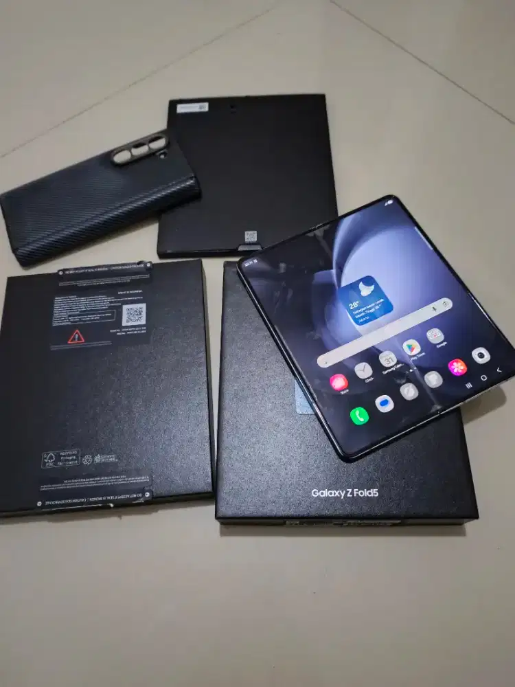 Samsung Zfold 5 12/512 Sein fullsst mlusss 98% , lncar jyaa no kndala