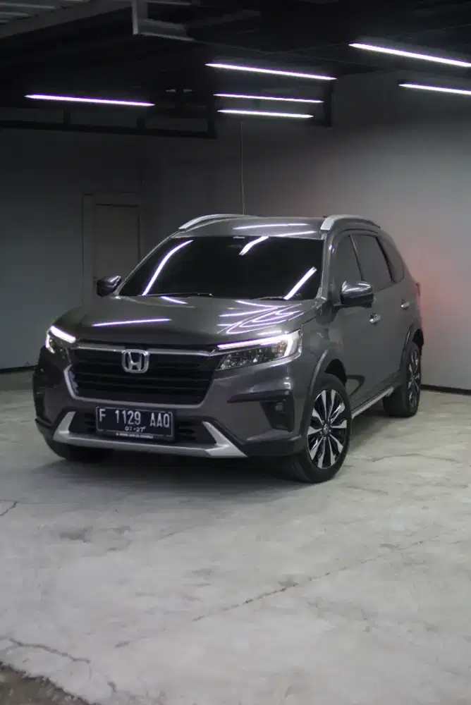 BRV prestige sensing low km plat F