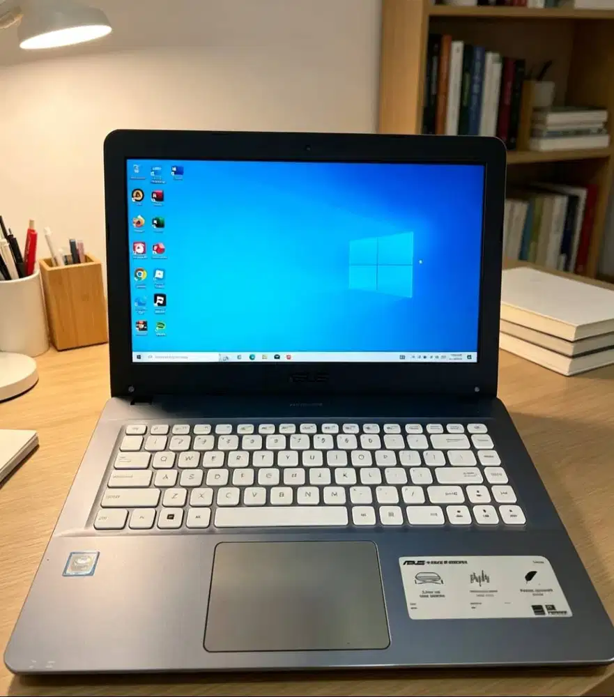 LAPTOP ASUS X441U CORE I3 GEN 7 ssd 1 TERA