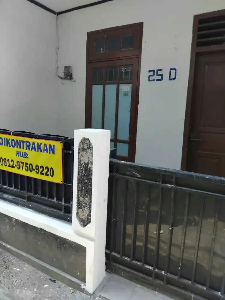 Di kontrakan Rumah per Tahun Dekat UNJ STEI Labschool Rawamangun