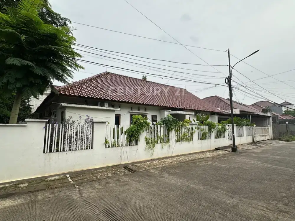 Dijual Rumah Halaman Luas Strategis Dekat MRT Cipete Di Cilandak