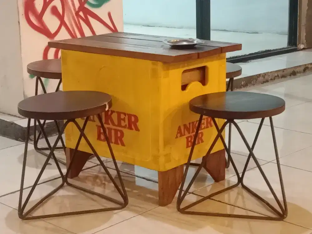 Dijual Meja dan Kursi