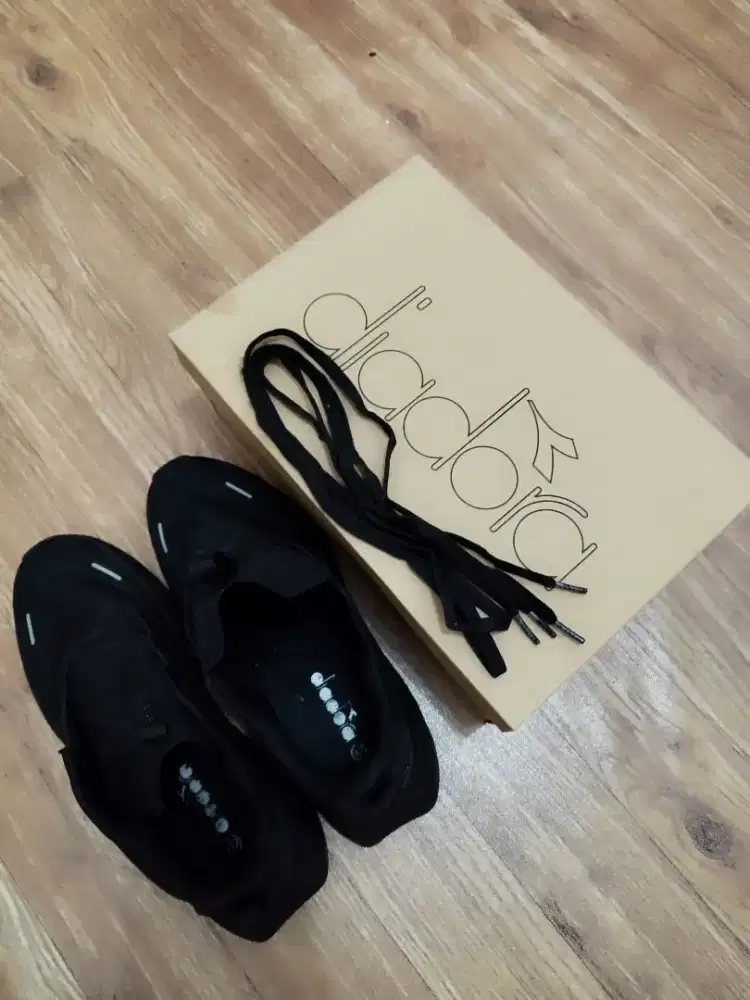 Jual sepatu diadora kaliber 2 mono black