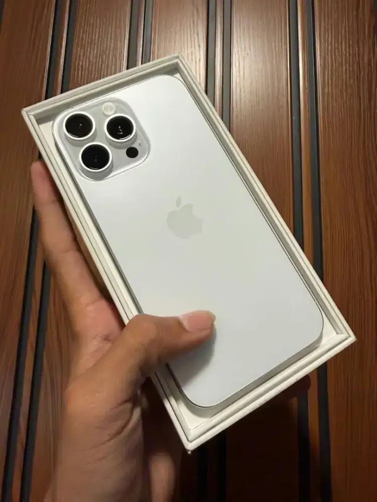 iPhone 16pm white titanium 256gb ibox