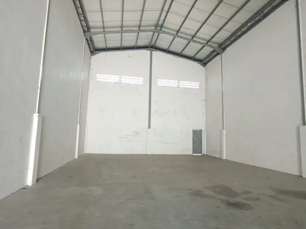 Disewa Gudang Rapi Ada Kantor 2 Lantai di Salembaran Tangerang