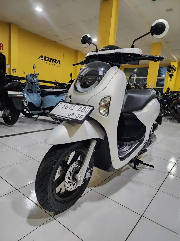 SCOOPY PRESTIGE 2025 GRESS KM LOW