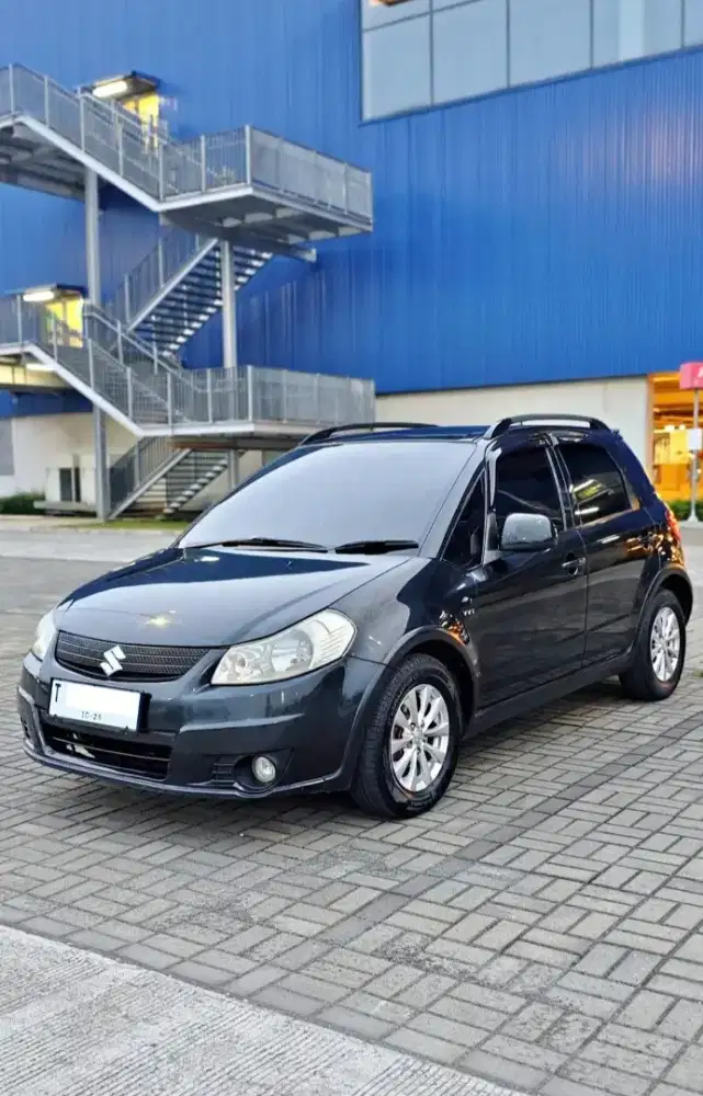 Suzuki x -over x4