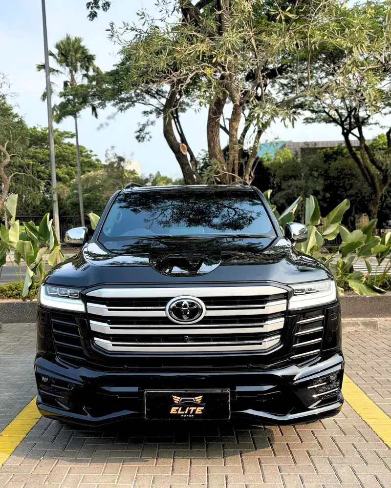 Toyota Land Cruiser 300 VXR 2024 Bergaransi