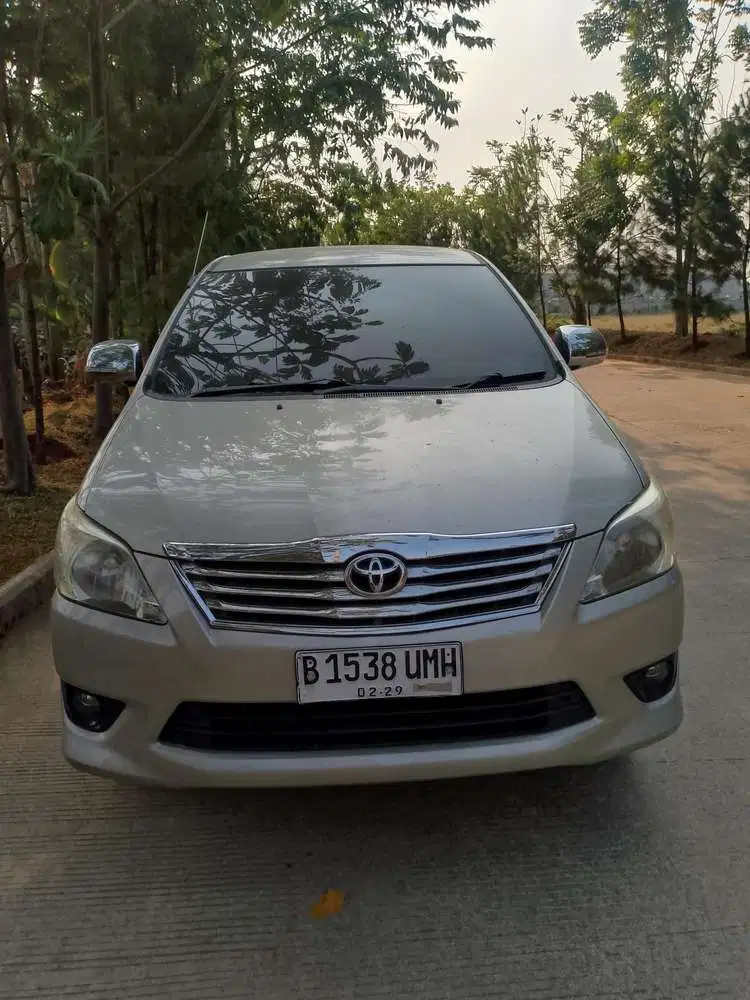 Toyota Kijang Innova 2012 Bensin
