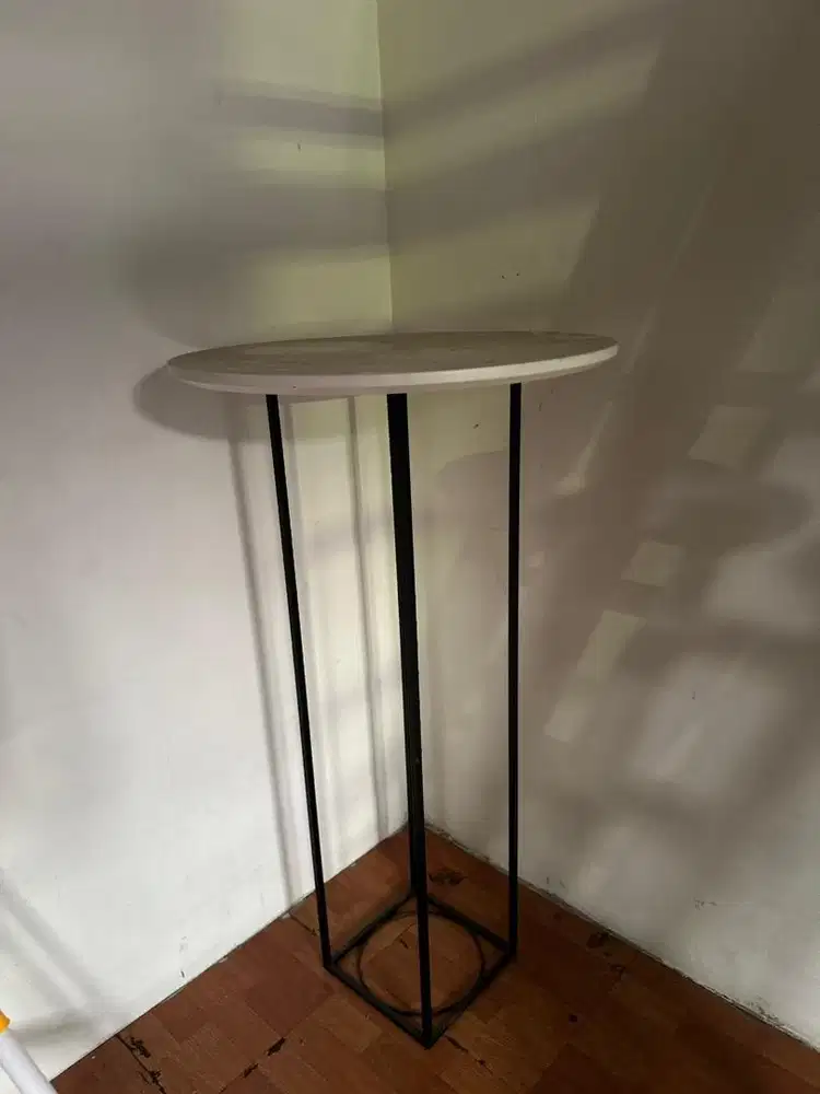 Meja bulat di jual cepat