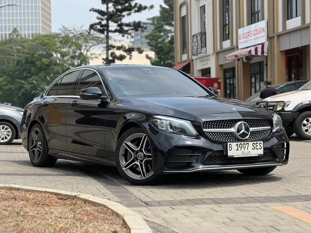 KM 28rb Mercedes-Benz C300 AMG 2020 Pajak Panjang Mulus Siap Pakai