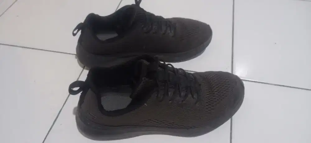 Sepatu skechers