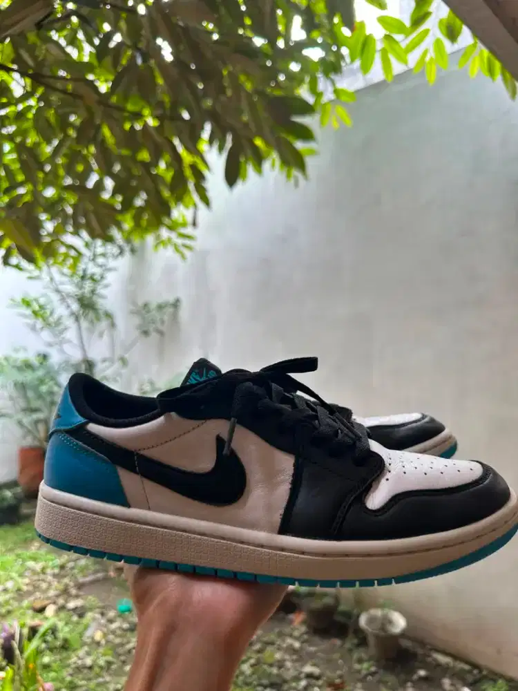 Sepatu Air Jordan 1 Low