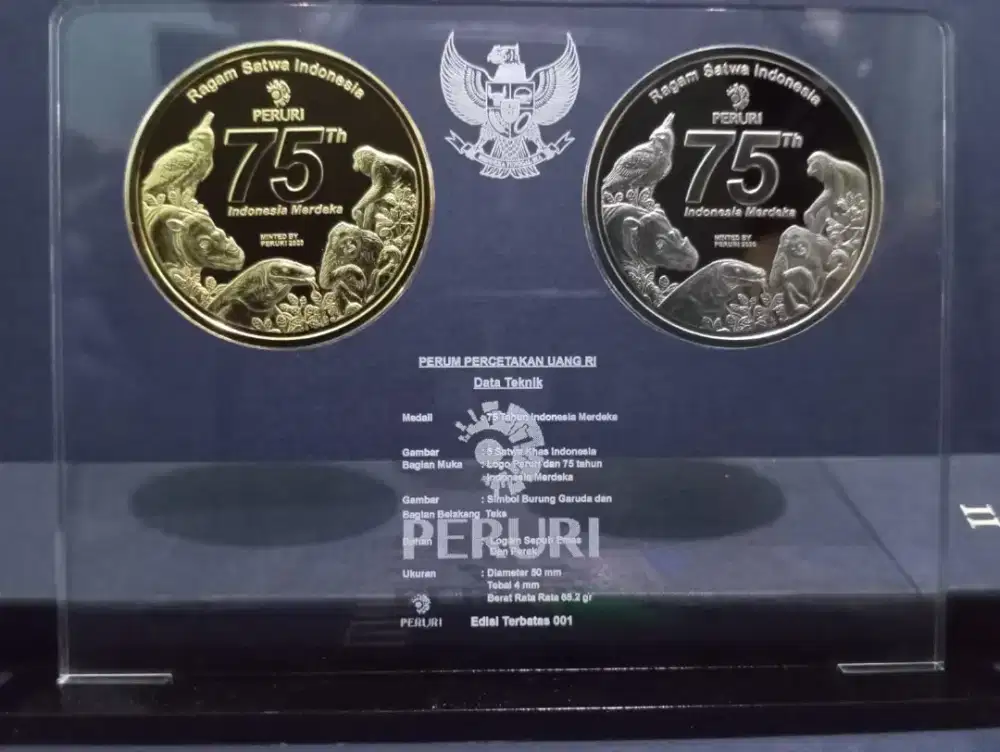 Sepasang Koin 75th Merdeka