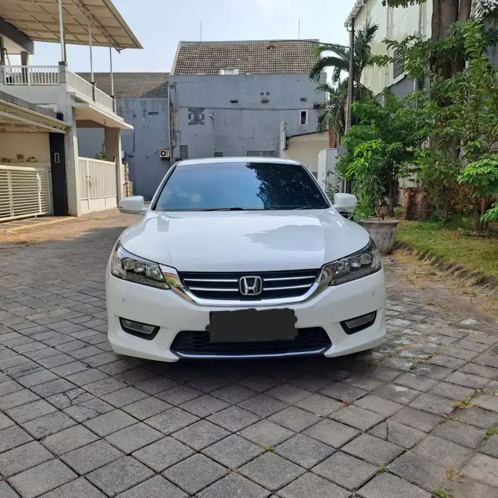 Honda Accord VTIL AT 2013