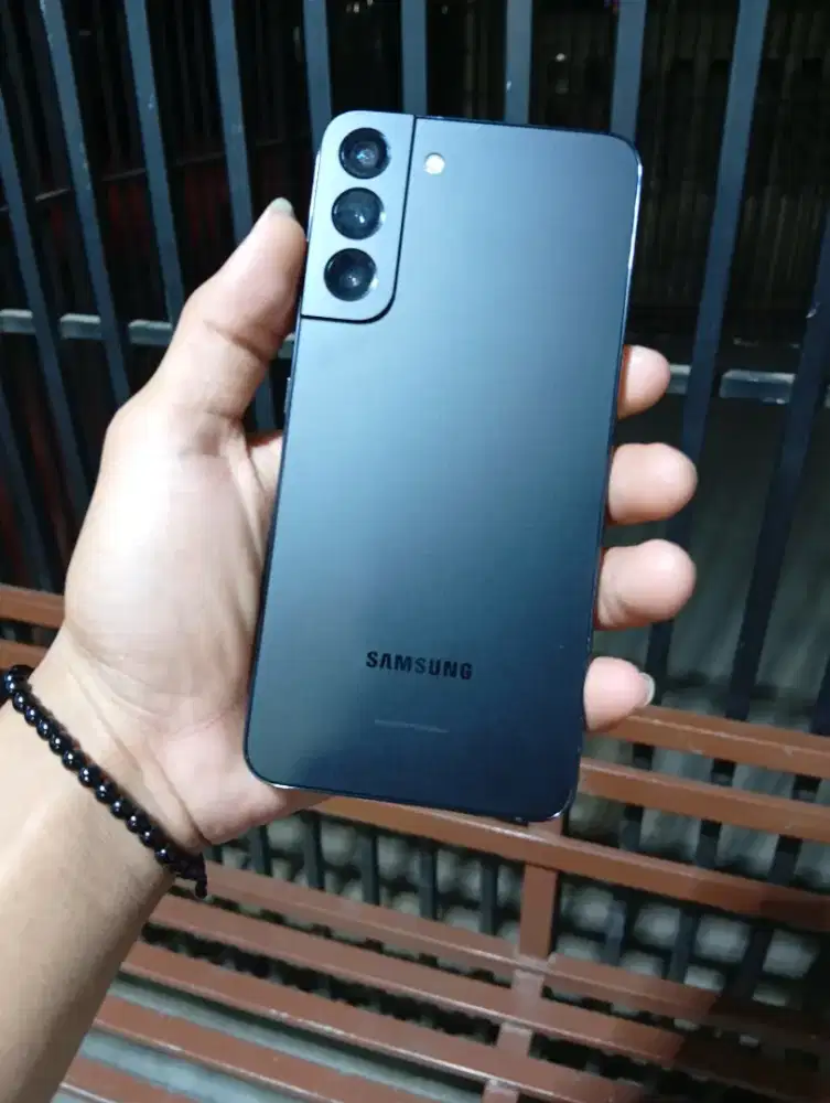 SAMSUNG S22 plus
