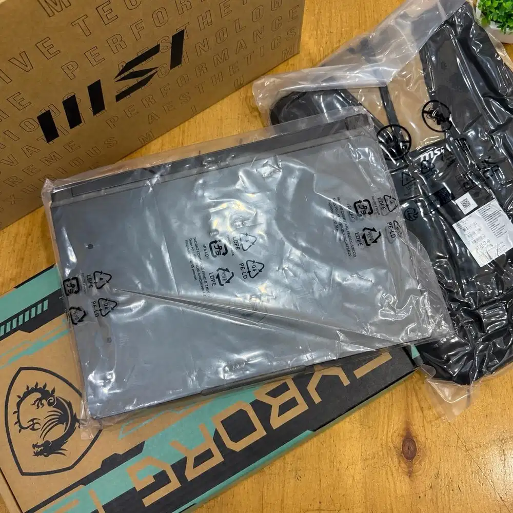 MSI Cyborg 15 A13UDXK — 9S7-15K111-1442 i7 RTX 3050 Garansi resmi