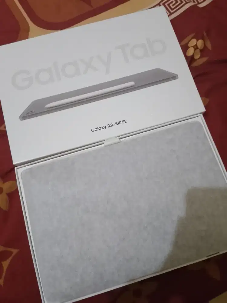 Samsung tab S10 fe sein like new