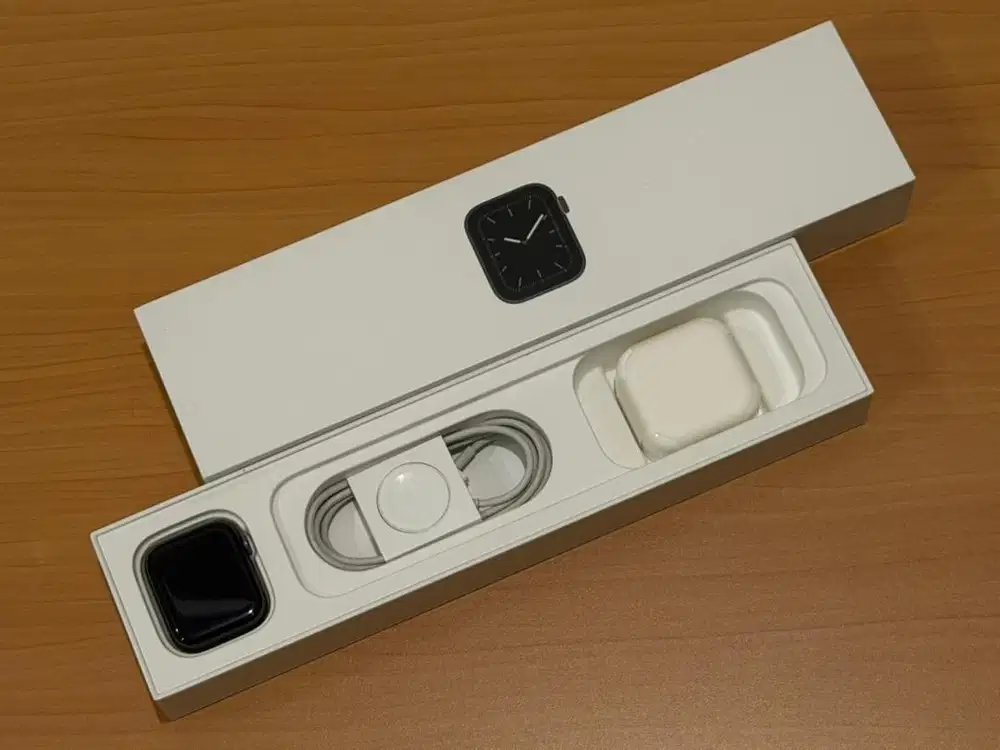 Apple Watch Series 5 44MM BH89% GPS + Cell NoMinus