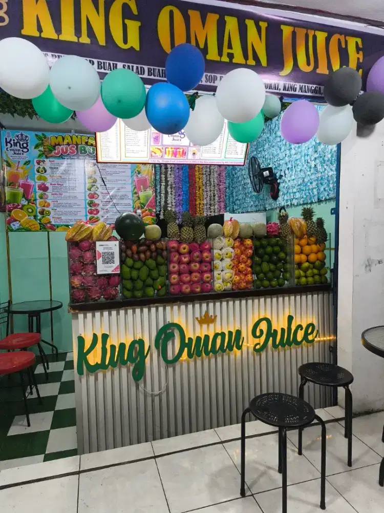 Store Crew King Oman Juice