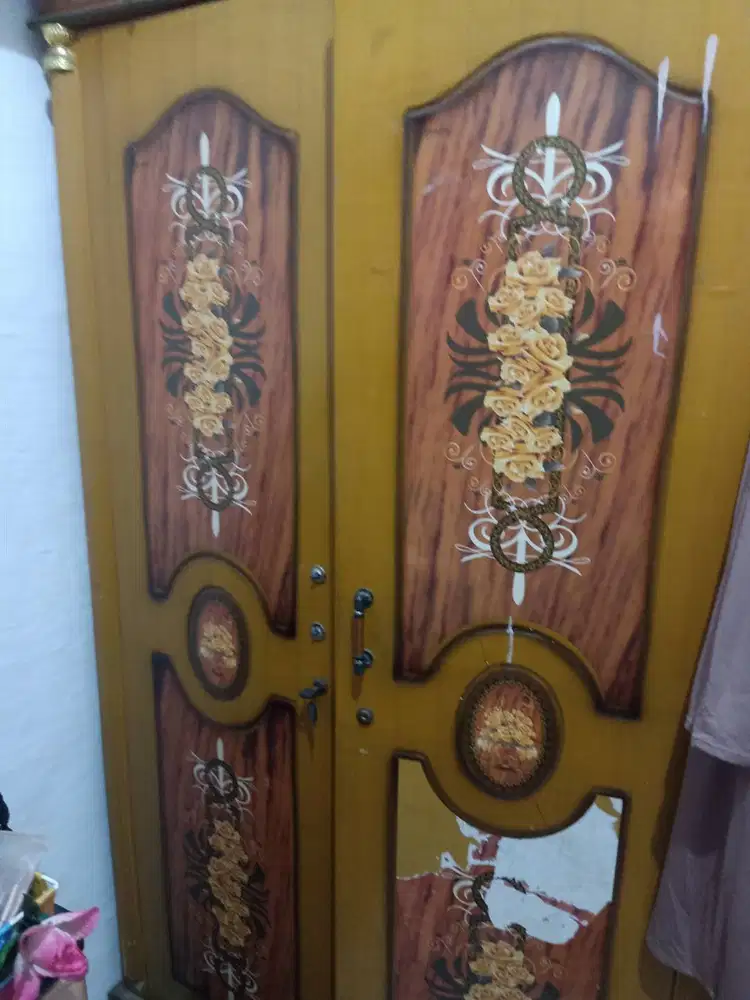 LEMARI BAJU 2 PINTU