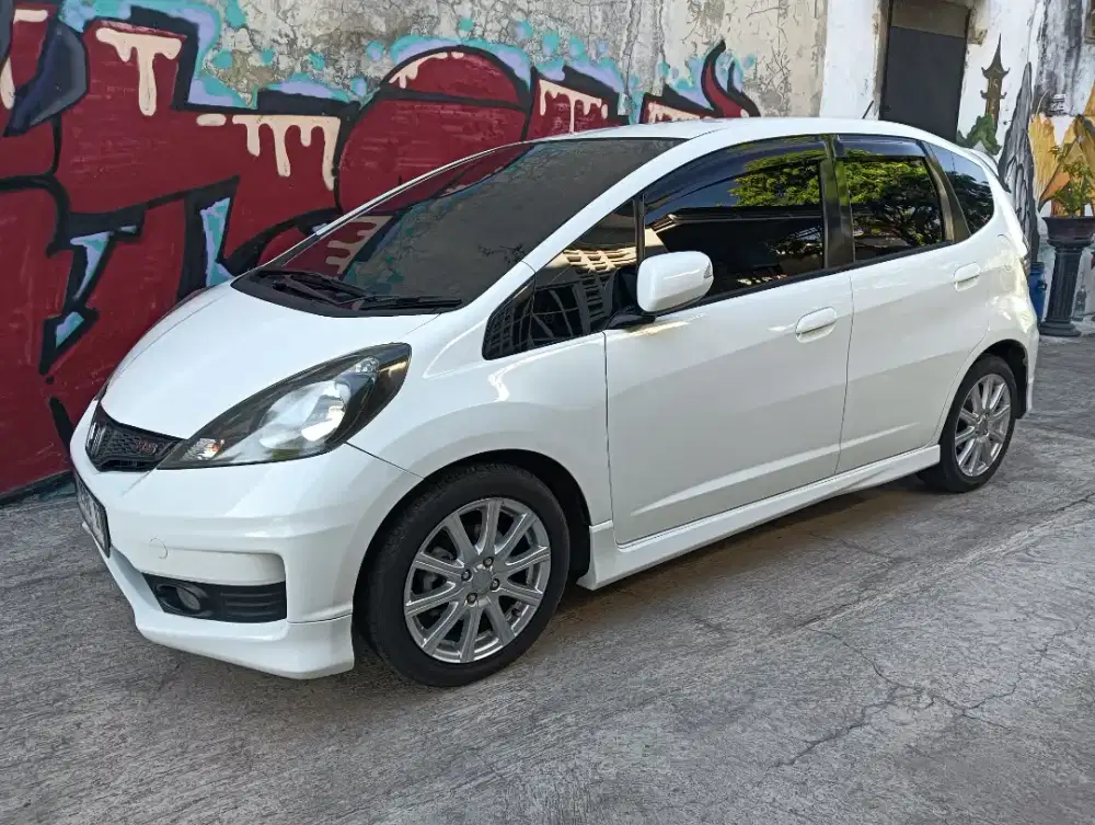 Jazz RS matic 2013 good condition