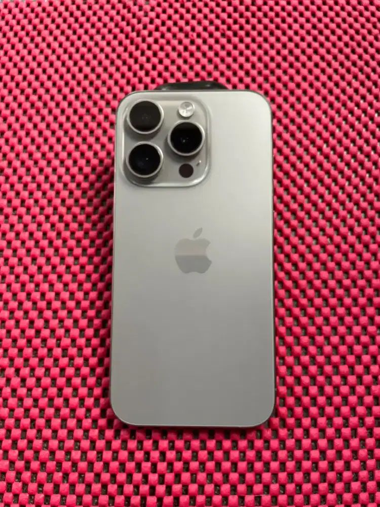 iPhone 15 pro 128Gb iBox