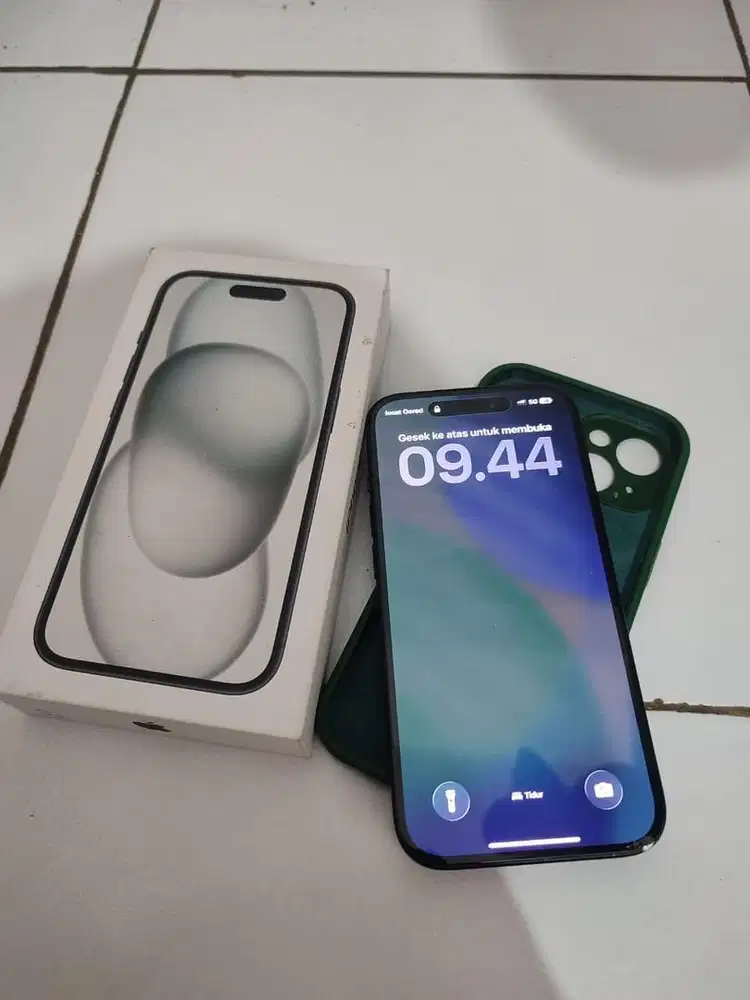 Jual Iphone 15 128gb warna black