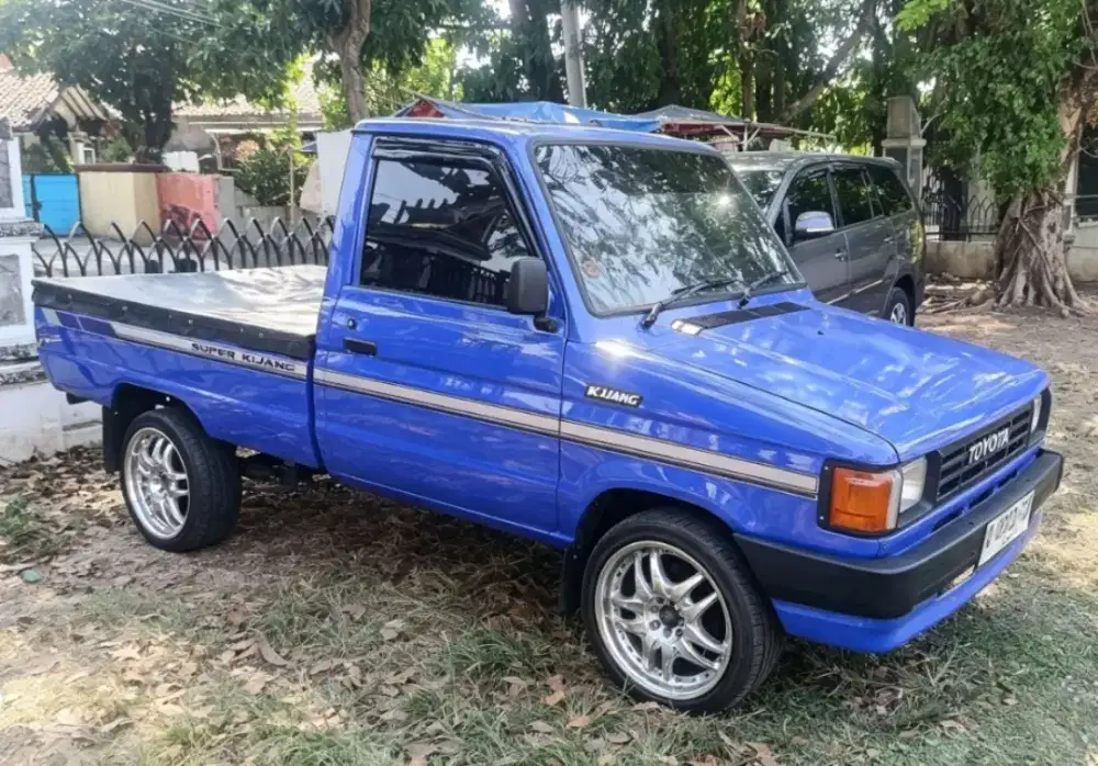 Kijang super pick up