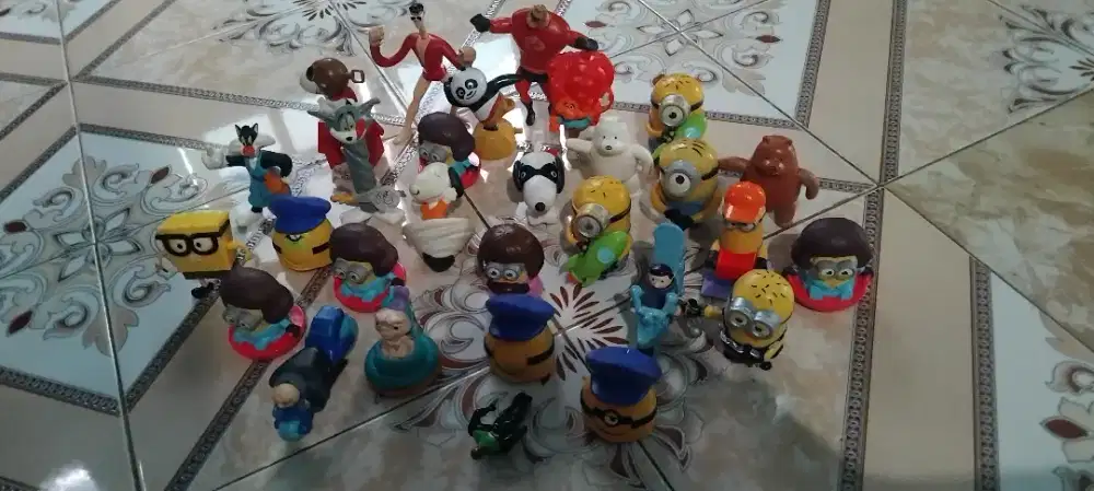 Mainan action figure borongan