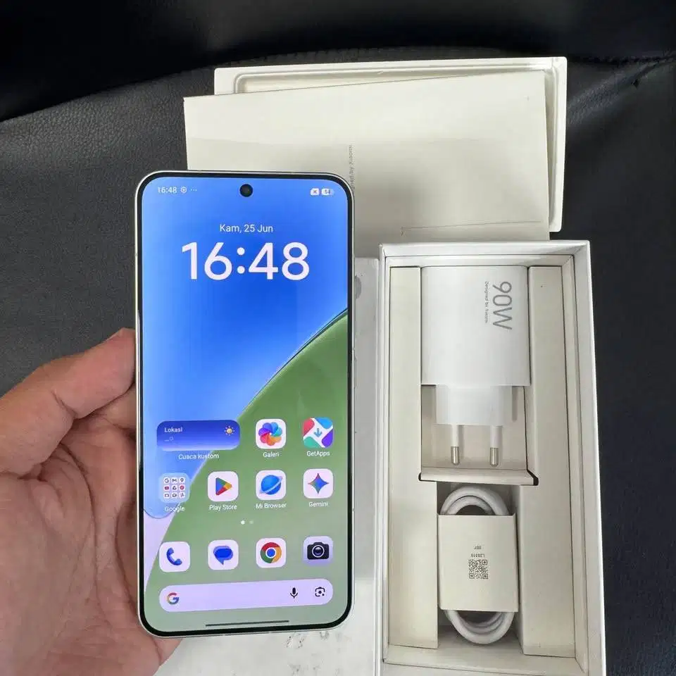 Xiaomi 15 RAM 12 GB STORAGE 256 GB