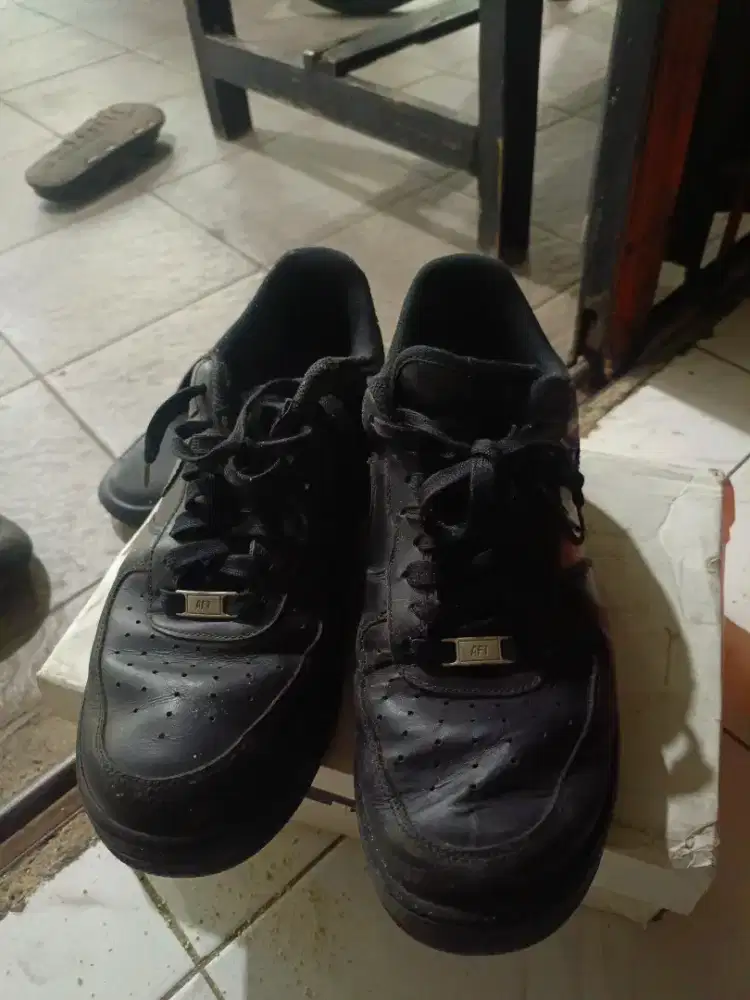Sepatu Nike Air force 1 triple black