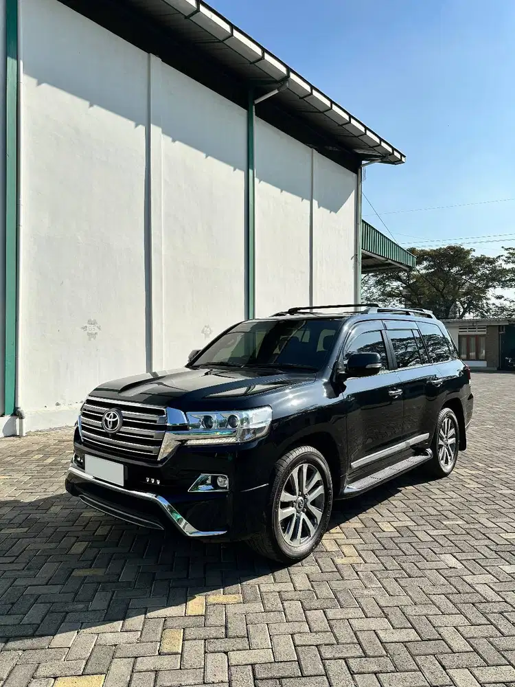2017 Toyota Land Cruiser 4.5 200 VX-R SUV