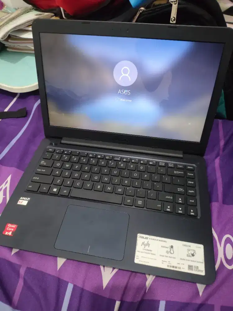 Laptop Asus E402W Second