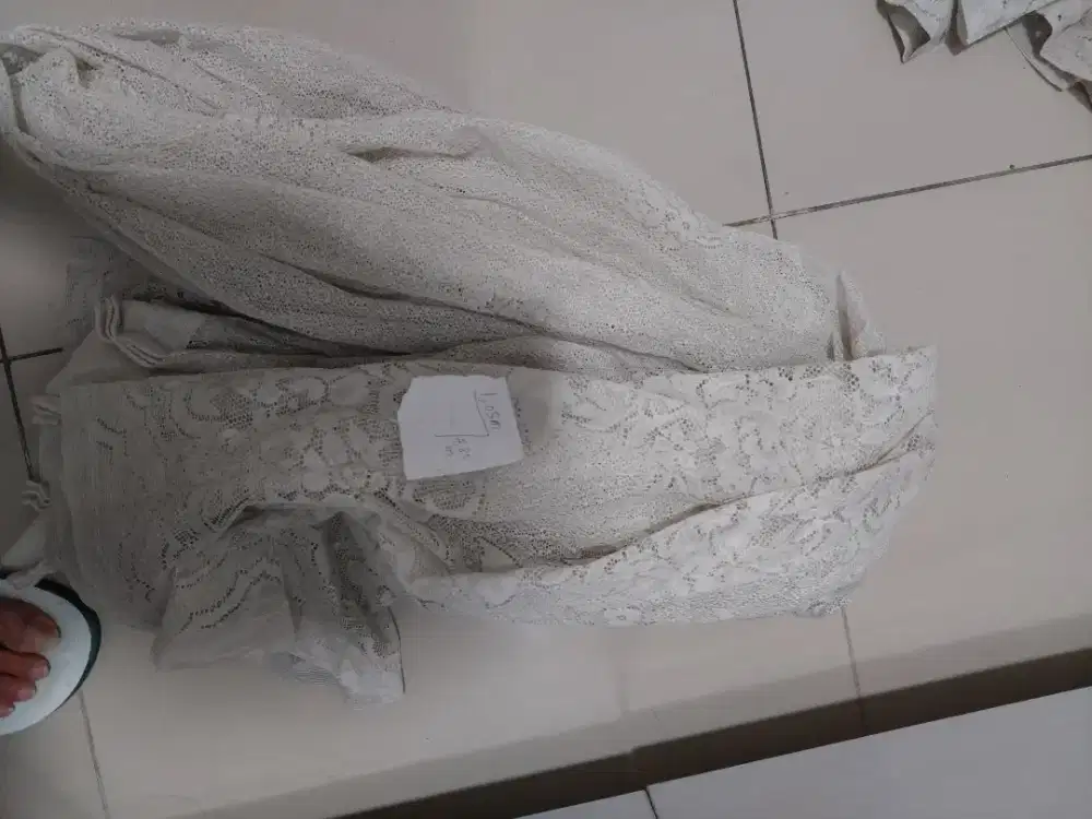Vitrase bekas masih bagus . super super muurah. siapa cepat dia dapat.