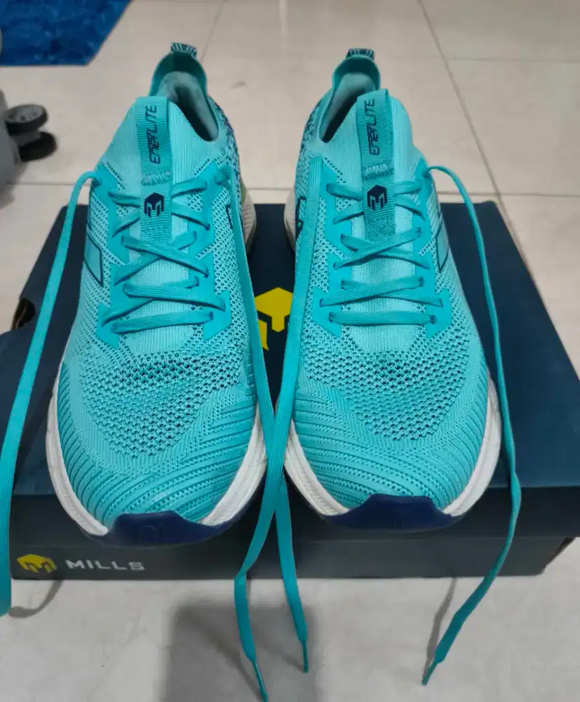 Mills Treximo Enerlite Cyan Navy size 42