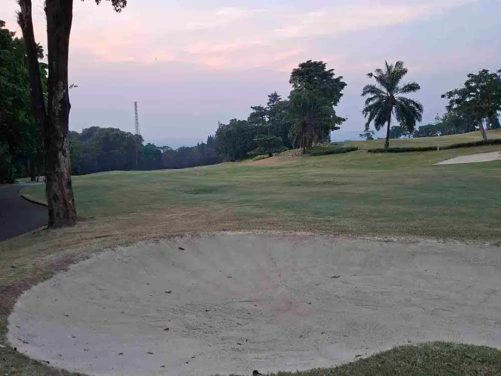 Di jual tanah view golf gunung geulis summarecon Bogor.sangat cocok untuk villa keluarga dan investasi masa Depan