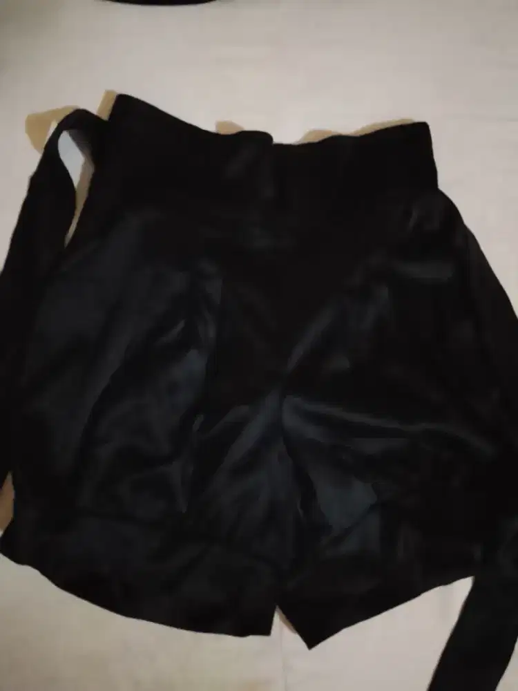 Dijual Bekas Celana Pendek (2 pcs)
