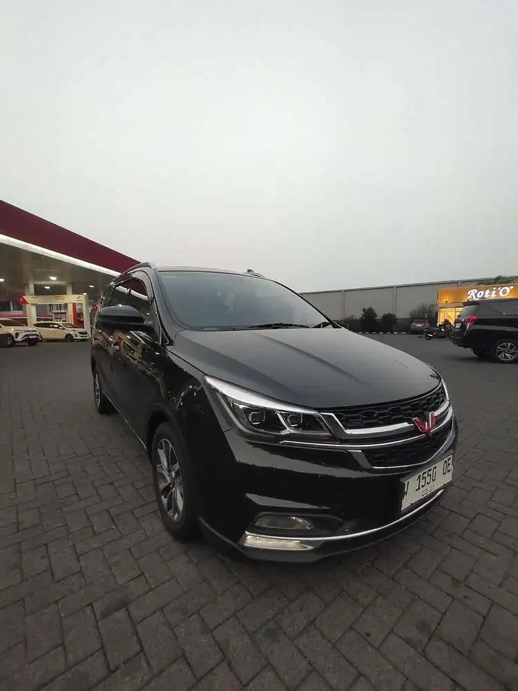 Wuling Cortez 1,5 L TLUX AT BENSIN 2022