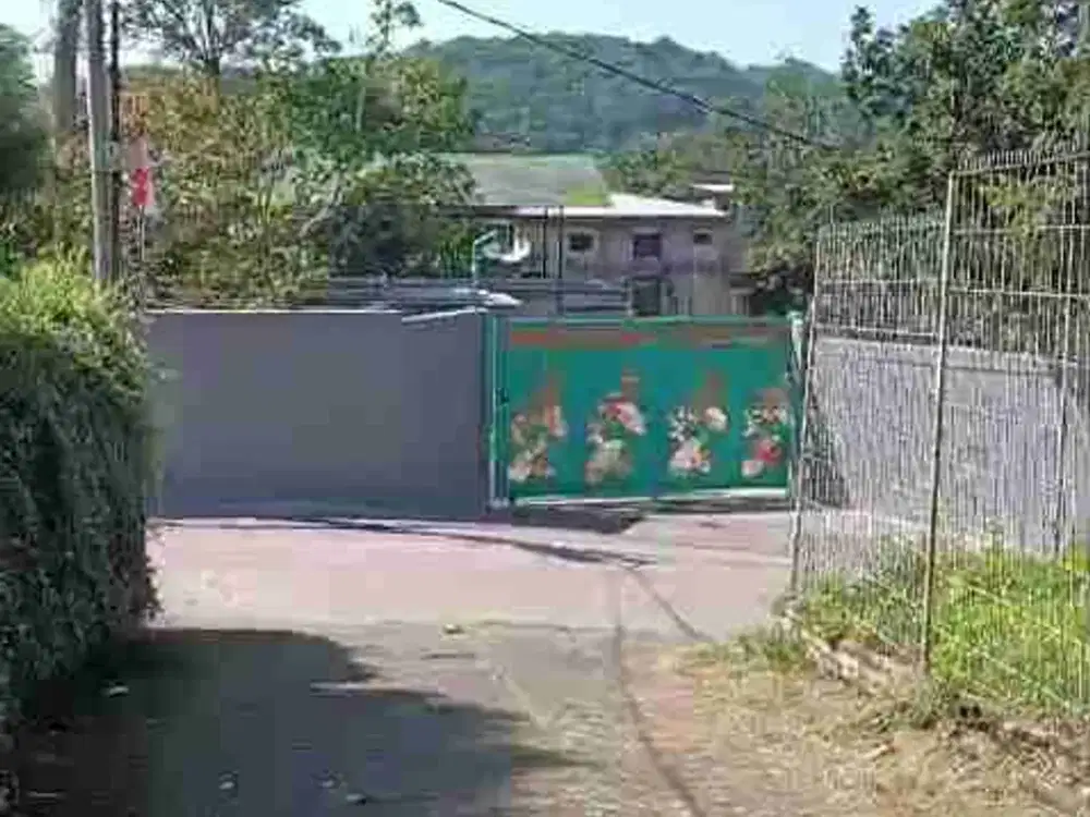 B.U Di Jual villa 2 lantai include perkebunan durian dan sumber mata air Trawas