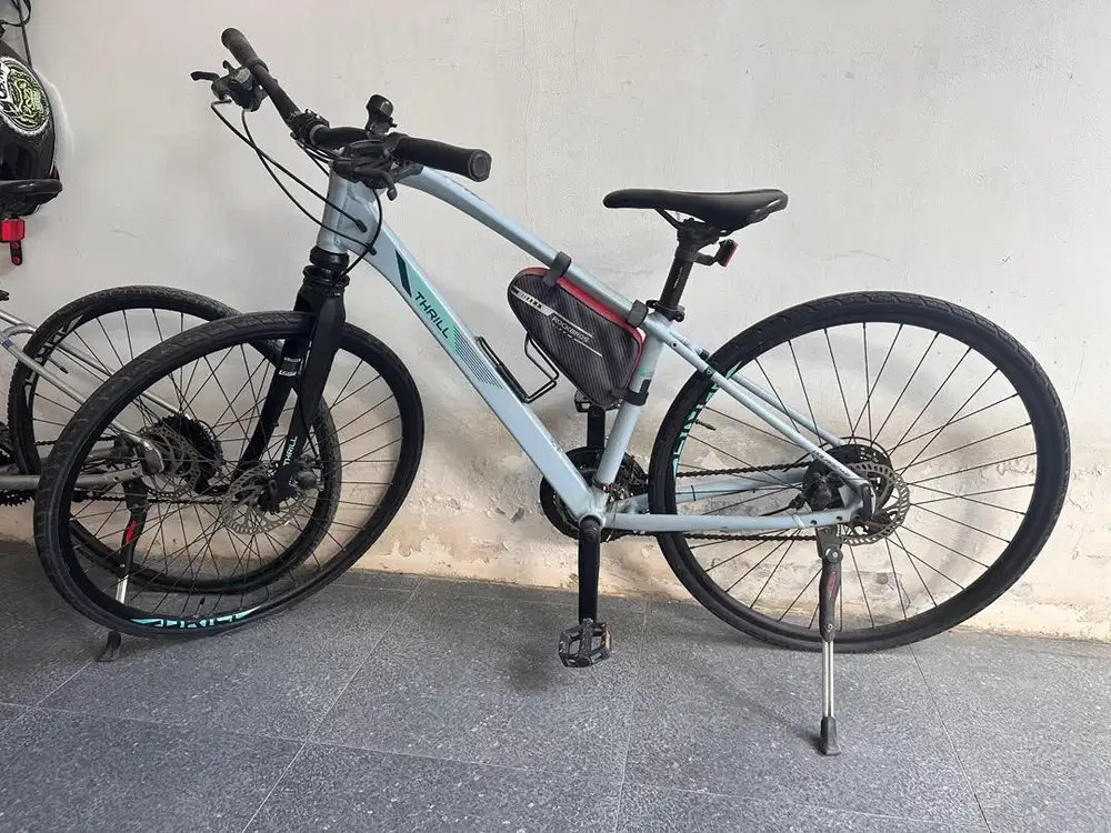 Sepeda Hybrid Thrill Volare 2.0 dan 4.0