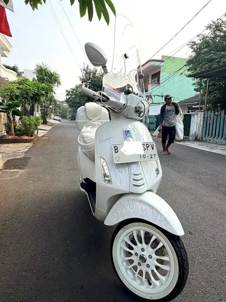 For Sale Vespa x Justin Bieber