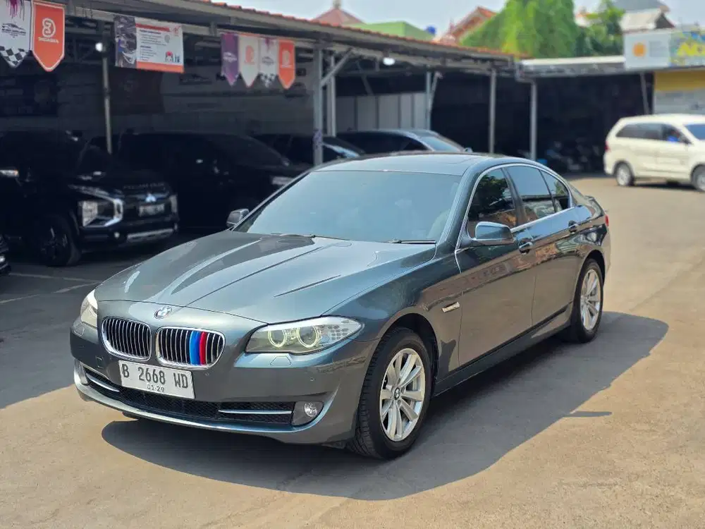 BMW F10 523i 2.5 Matic 2011 CBU Sunroof Cash 180 Juta