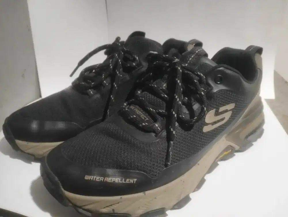 sepatu Skechers