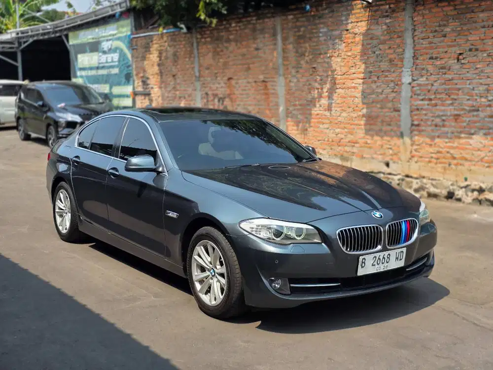 BMW F10 523i 2.5 Matic 2011 CBU Sunroof Cash 180 Juta