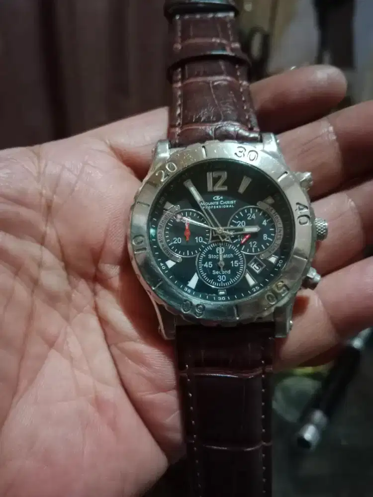 Jam Tangan Pria Original dari Brand Mounte Chris Chrono aktif