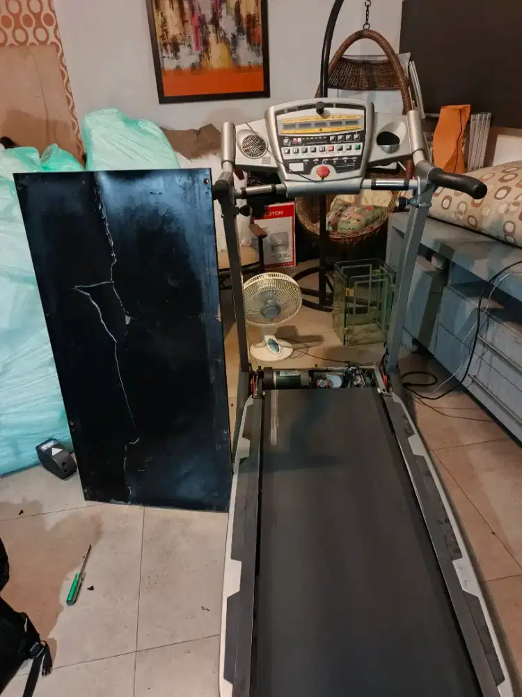 Teknisi Treadmill