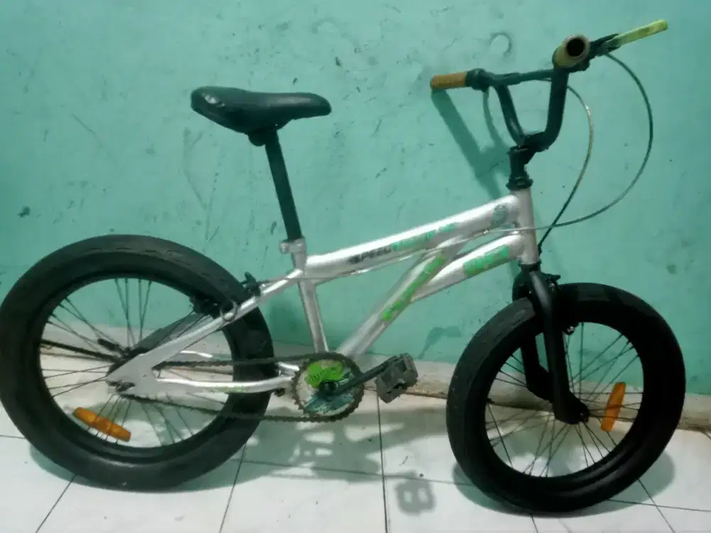 Di jual sepeda BMX merk FAMILY ring 18