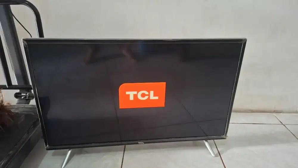 Jual bekas TV LED 32 inch merk TCL