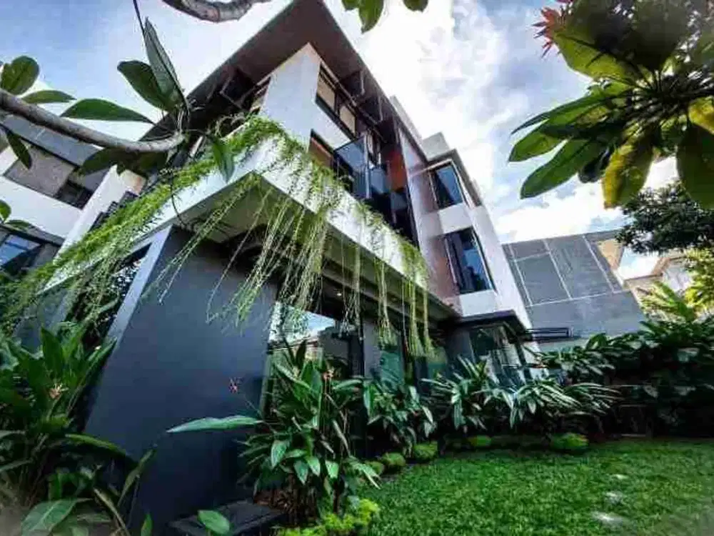 Rumah Baru 3 Lantai + Rooftop Pejaten Barat Jaksel LT 210m² LB 350m² SHM